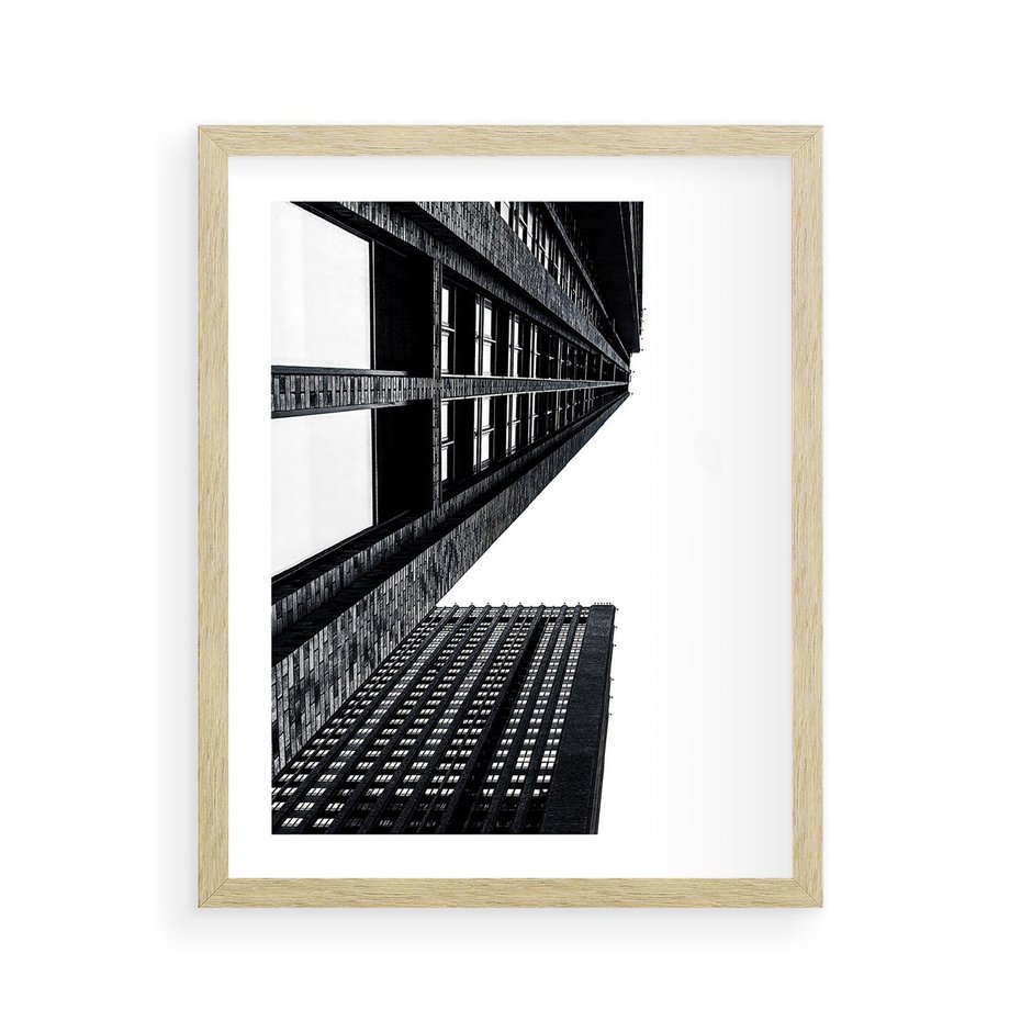 Plakat w ramie 40x50 - Geometryczna Asymetria - architektura, czarno białe zdjęcie - rama drewno