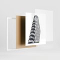 Plakat w ramie 40x50 - Wieżowiec na Monochromatycznym Obrazie - architektura, wieżowiec - rama biała