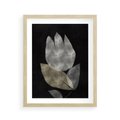 Plakat w ramie 40x50 - Nocne Uniesienia - abstrakcyjny kwiat, mroczna atmosfera - rama drewno