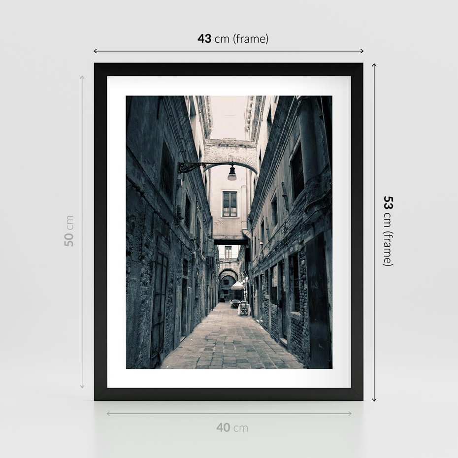 Plakat w ramie 40x50 - Odkryj tajemnice miasta - uliczka, perspektywa - rama czarna