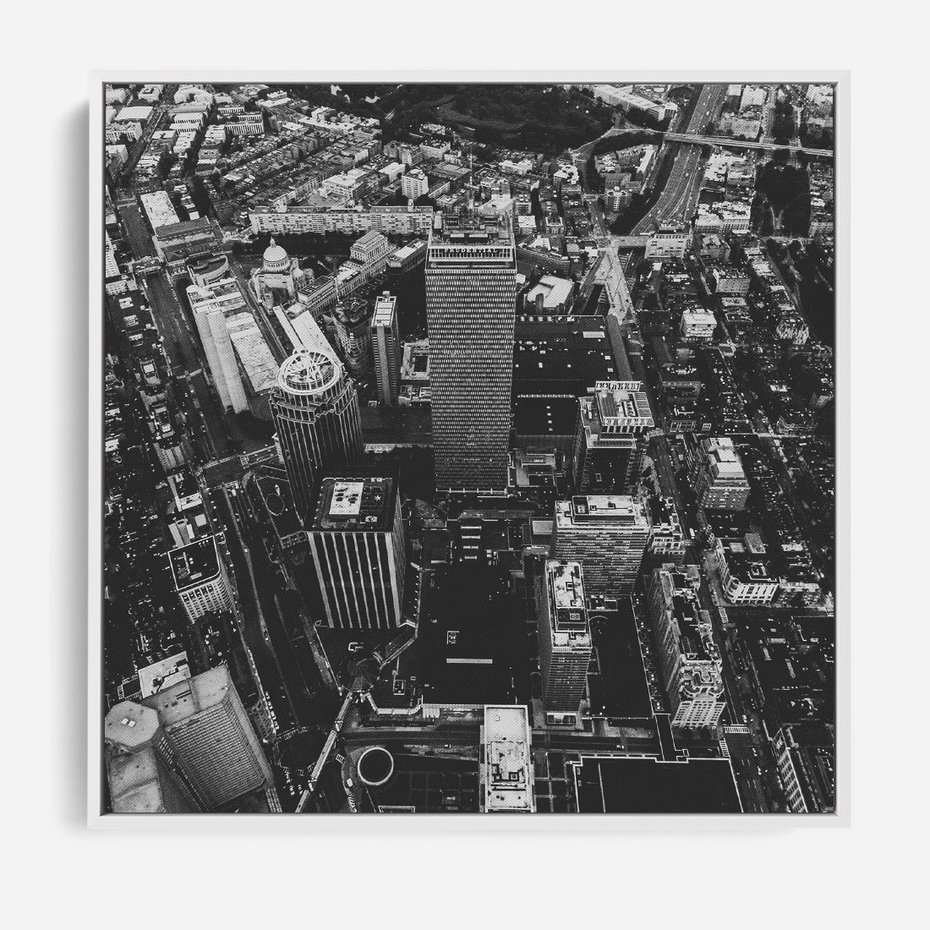 Obraz w ramie 80x80 - Kontrastujące miasto - miasto, biało - rama biała