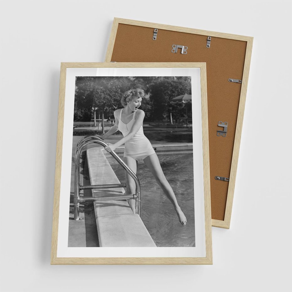 Plakat w ramie 50x70 - Retro Basen - retro zdjęcie, czarno białe - rama drewno