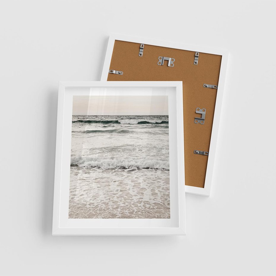 Plakat w ramie 40x50 - Szarość Morza - morze, fale - rama biała