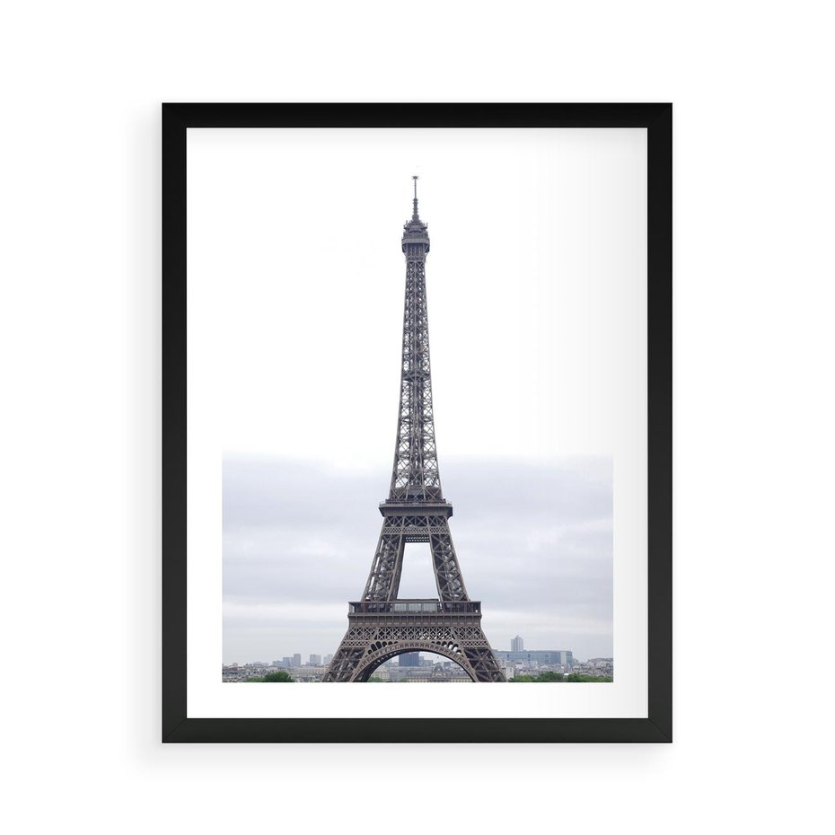 Plakat w ramie 40x50 - Eiffla w mglistym świetle - Eiffla, Paryż - rama czarna