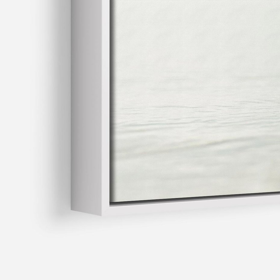 Obraz w ramie 120x80 - Spokój Plaży - fotografia, biała muszla na plaży - rama biała