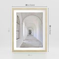 Plakat w ramie 40x50 - Architektoniczne Przejście - architektura, korytarz - rama drewno
