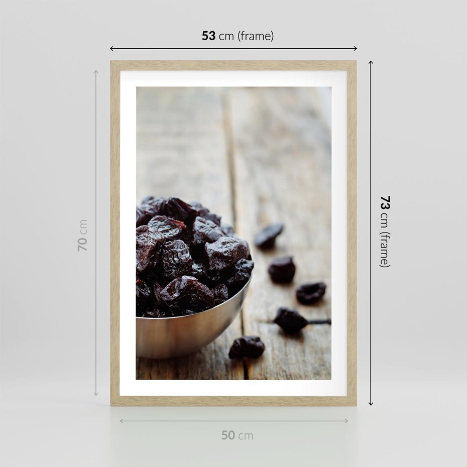 Plakat w ramie 50x70 - Smakowite rodzynki na talerzu - rodzynki, jedzenie - rama drewno