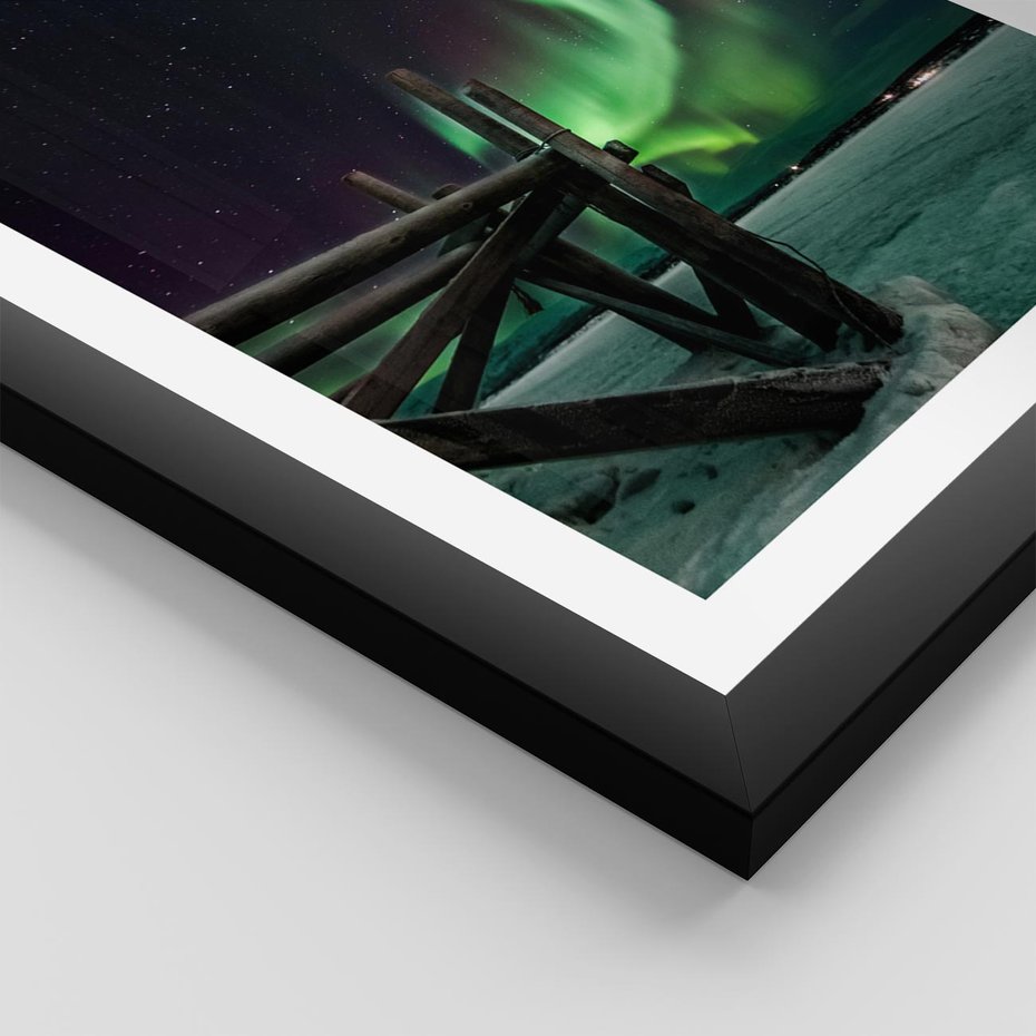 Plakat w ramie 40x50 - Zorza polarna w tajemniczej nocnej przestrzeni - zorza, polarna - rama czarna