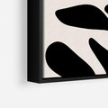 Obraz w ramie 50x50 - Wibracje Akwarelowych Ścieżek - abstrakcyjny minimalistyczna kwiat, czarno biały plakat - rama czarna
