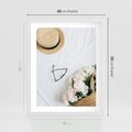 Plakat w ramie 40x50 - Urok Kobiecej Fotografii - kompozycja kobieca, fotografia - rama biała