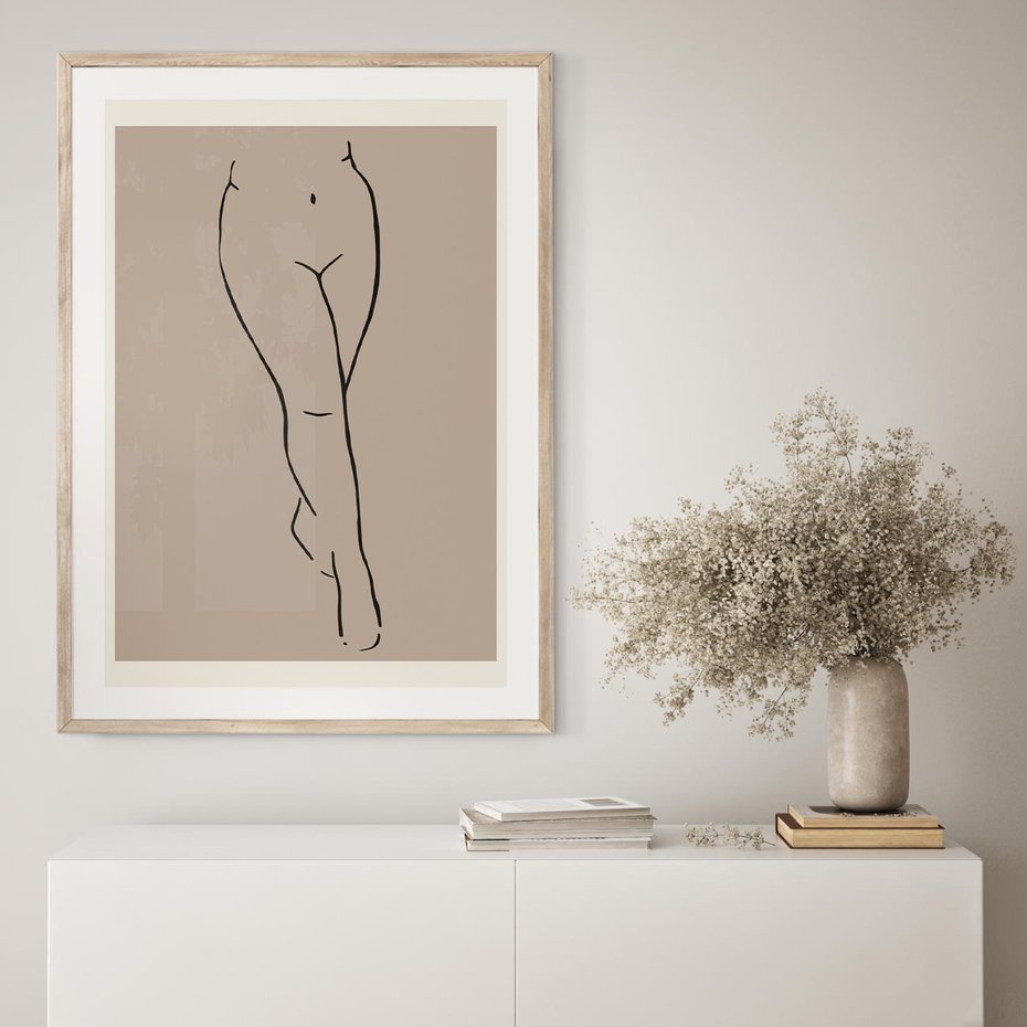 Plakat w ramie 50x70 - Intrygujące Szkice - mnimalistyczny akt kobiecy, beżowa tonacja - rama drewno