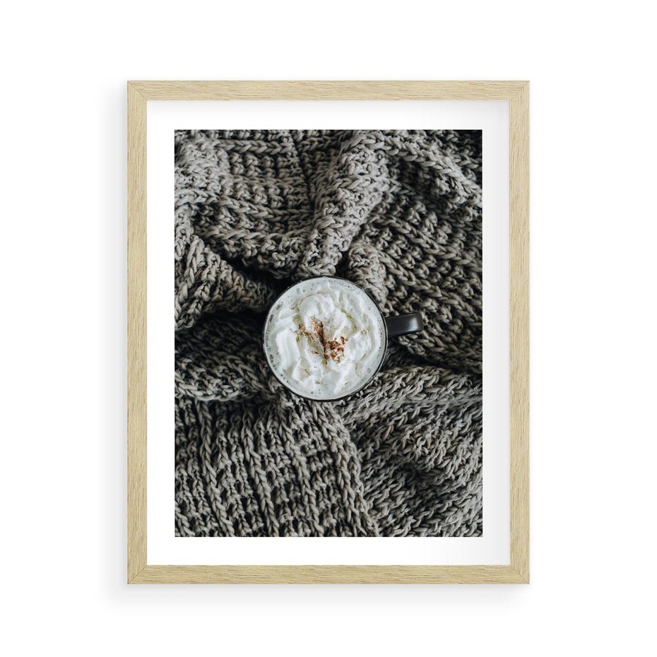 Plakat w ramie 40x50 - Relaks z Kawą i Kocem - ciepły wełniany koc, kawa z bitą śmietaną - rama drewno