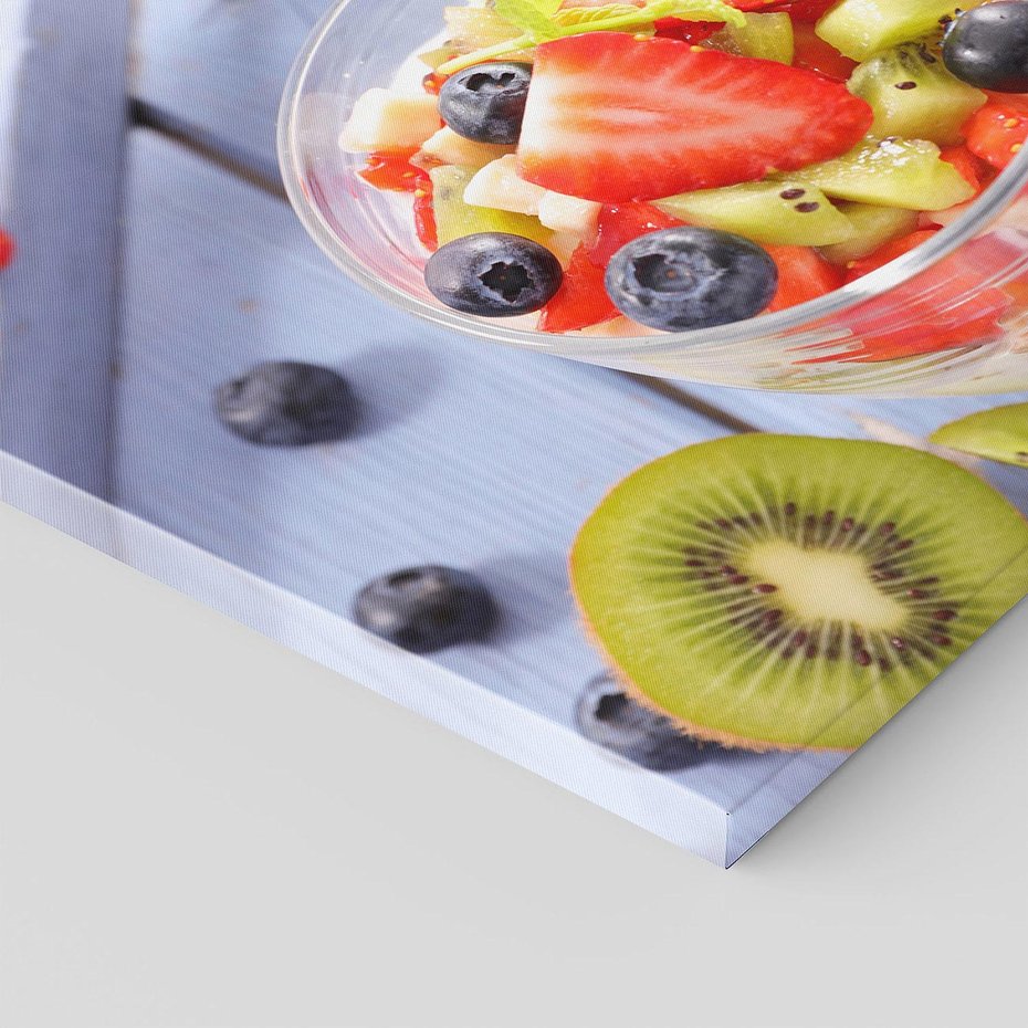 Obraz na płótnie 30x30 - Świeżość i Zdrowie - sałatka, owoce