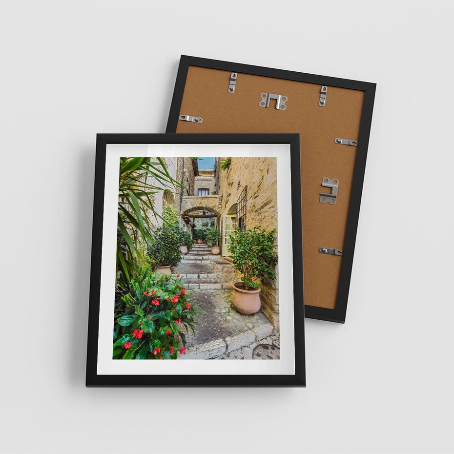Plakat w ramie 40x50 - Perspektywa uliczki malownicza - uliczka, perspektywa - rama czarna
