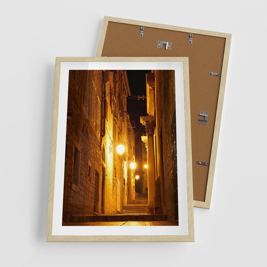 Plakat w ramie 50x70 - Miasto Pod Gwieździstym Niebem - uliczka, perspektywa - rama drewno