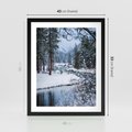 Plakat w ramie 40x50 - Śnieżne cuda - zima, las - rama czarna