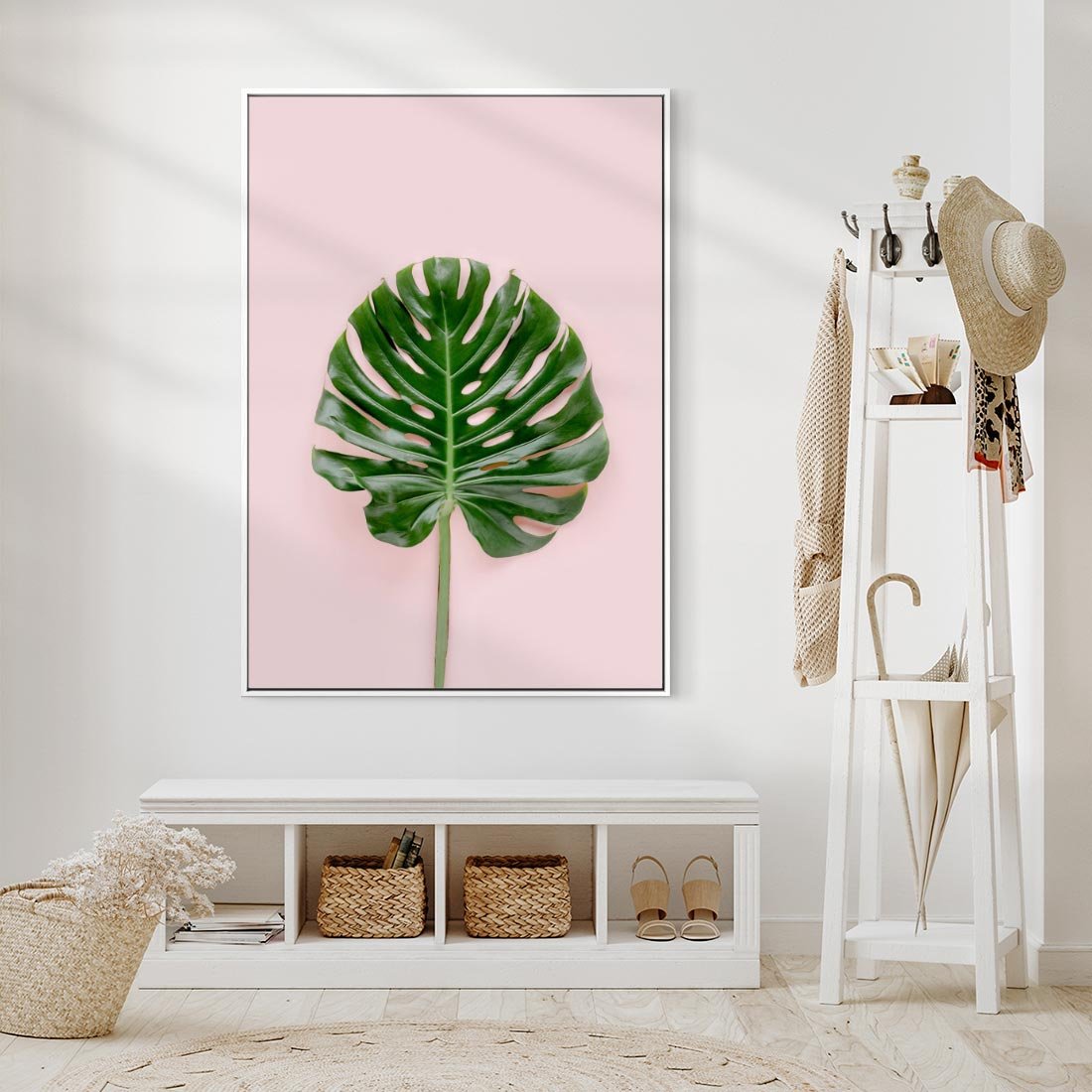 Obraz w ramie 70x100 - Egzotyczna Roślinność - liście, monstera - rama biała