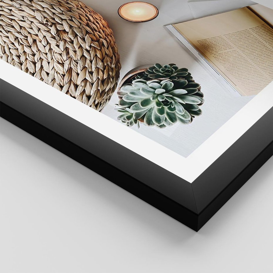 Plakat w ramie 50x70 - Przytulna Kompozycja Lifestyle - kompozycja lifestyle, wiklina - rama czarna