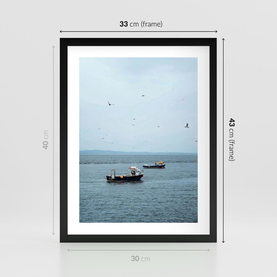 Plakat w ramie 30x40 - Rybacki Urok - morze, kutry rybackie - rama czarna
