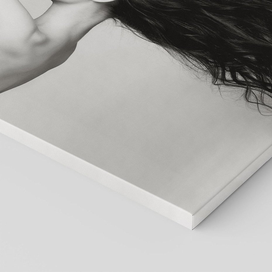 Obraz na płótnie 70x70 - Piękno włosów kobiety w ruchu - włosy, piękno