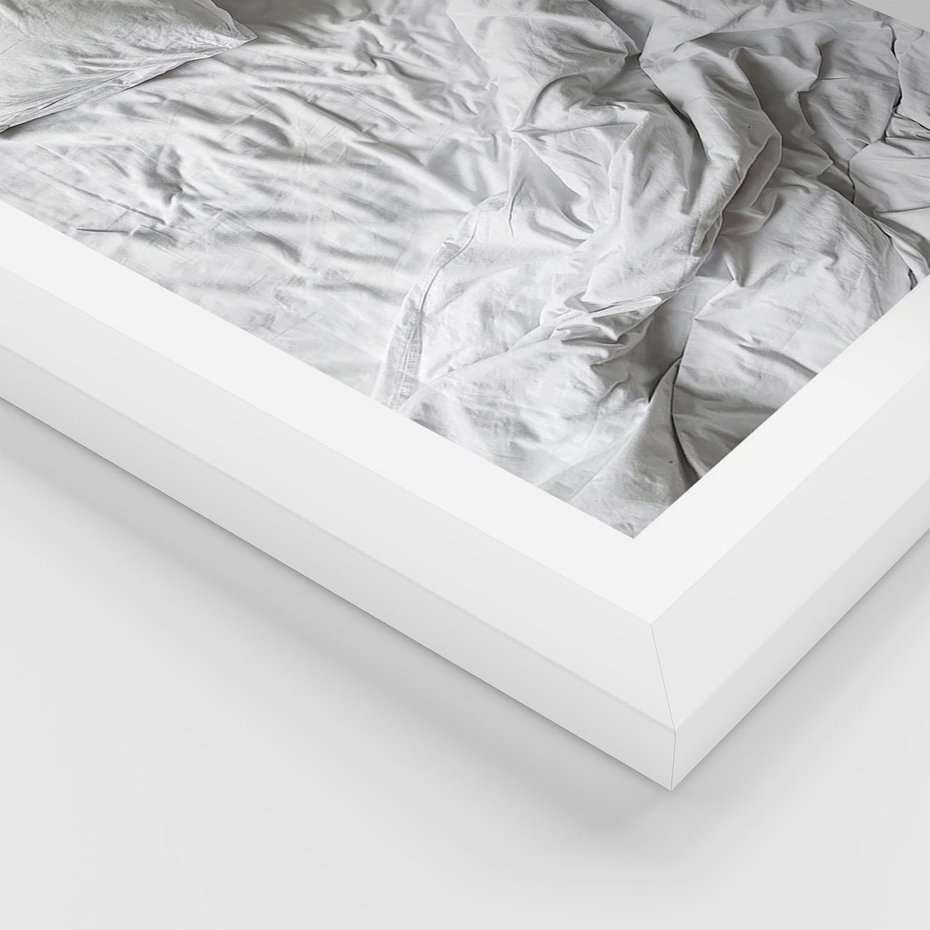 Plakat w ramie 30x40 - Biała Pościel na Łóżku - biała pościel, łóżko - rama biała