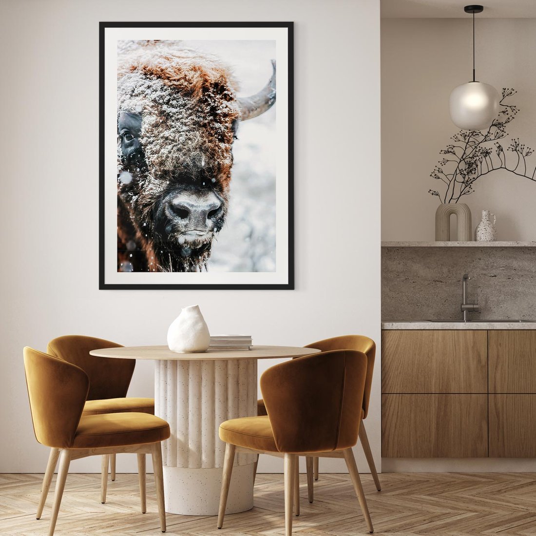 Plakat w ramie 40x50 - Żubr w Krainie Śniegu - żubr, zima - rama czarna