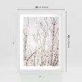 Plakat w ramie 30x40 - Szron na Gałęziach - ośnieżone gałązki, szron na gałęziach - rama biała