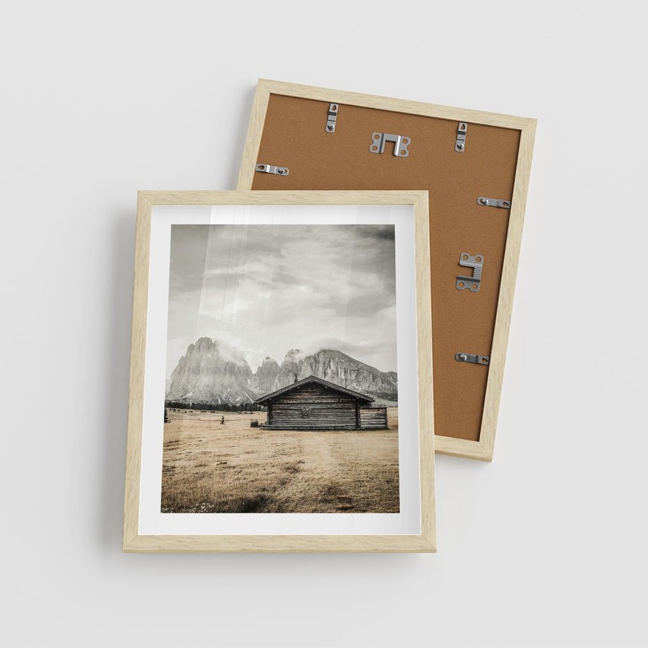 Plakat w ramie 40x50 - Surowa Przestrzeń i Górski Ustronny Azyl - chatka w górach, góry - rama drewno