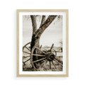 Plakat w ramie 50x70 - Rustykalna Tradycja - koło starego wozu, rustykalny styl - rama drewno