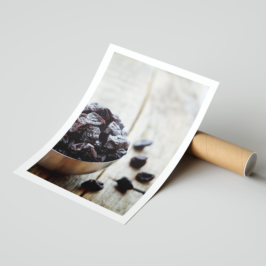 Plakat bez ramy 40x50 - Smakowite rodzynki na talerzu - rodzynki, jedzenie