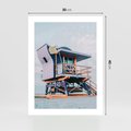 Plakat bez ramy 30x40 - Plażowa Kolorystyka: Budka Ratownika w Pastelach - pastelowa budka ratownika, plaża Miami