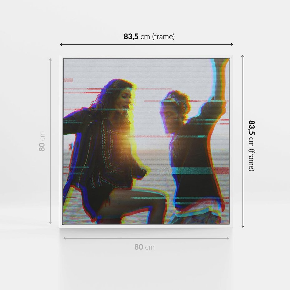 Obraz w ramie 80x80 - Taniec tęsknot - zdjęcie w stylu retro, dodane kolorowe akcenty - rama biała