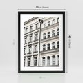 Plakat w ramie 30x40 - Urok Starej Kamienicy - budynki, miasto - rama czarna