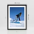 Plakat w ramie 30x40 - Snowboard na zimowych zboczach - snowboard, zima - rama czarna