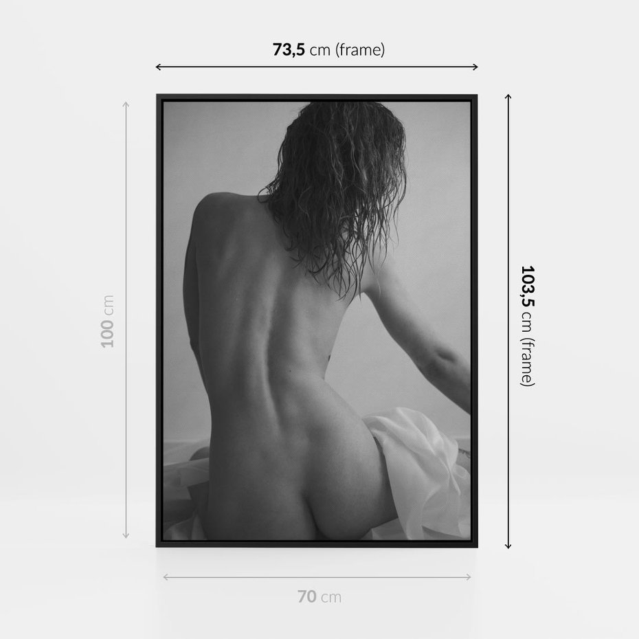 Obraz w ramie 70x100 - Piękno o Poranku - czarno biała fotografia, akt kobiecy - rama czarna