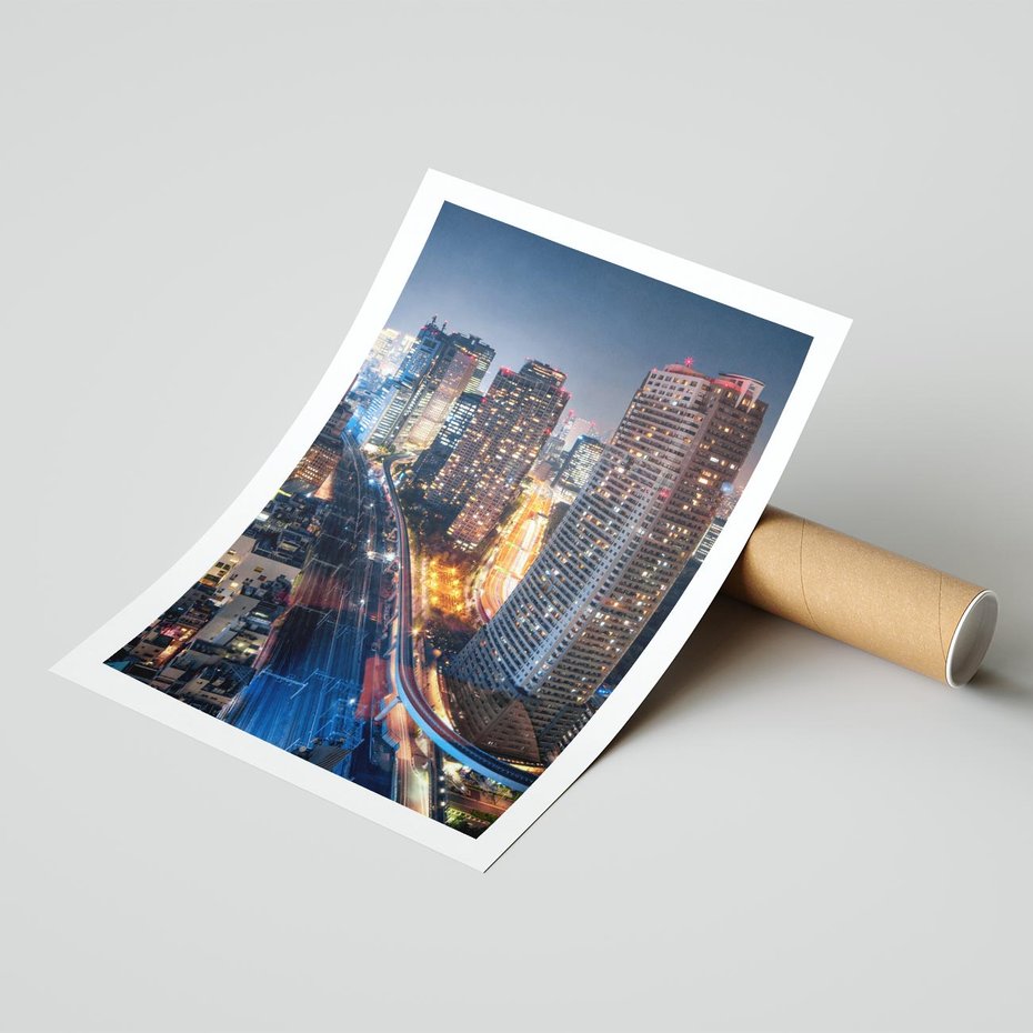 Plakat bez ramy 21x30 - Miasto nocą z wieżowcami w tle - miasto, nocą