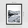Plakat w ramie 30x40 - Biały Zimowy Pejzaż - góry w zimie, ośnieżone wysokie szczyty - rama czarna