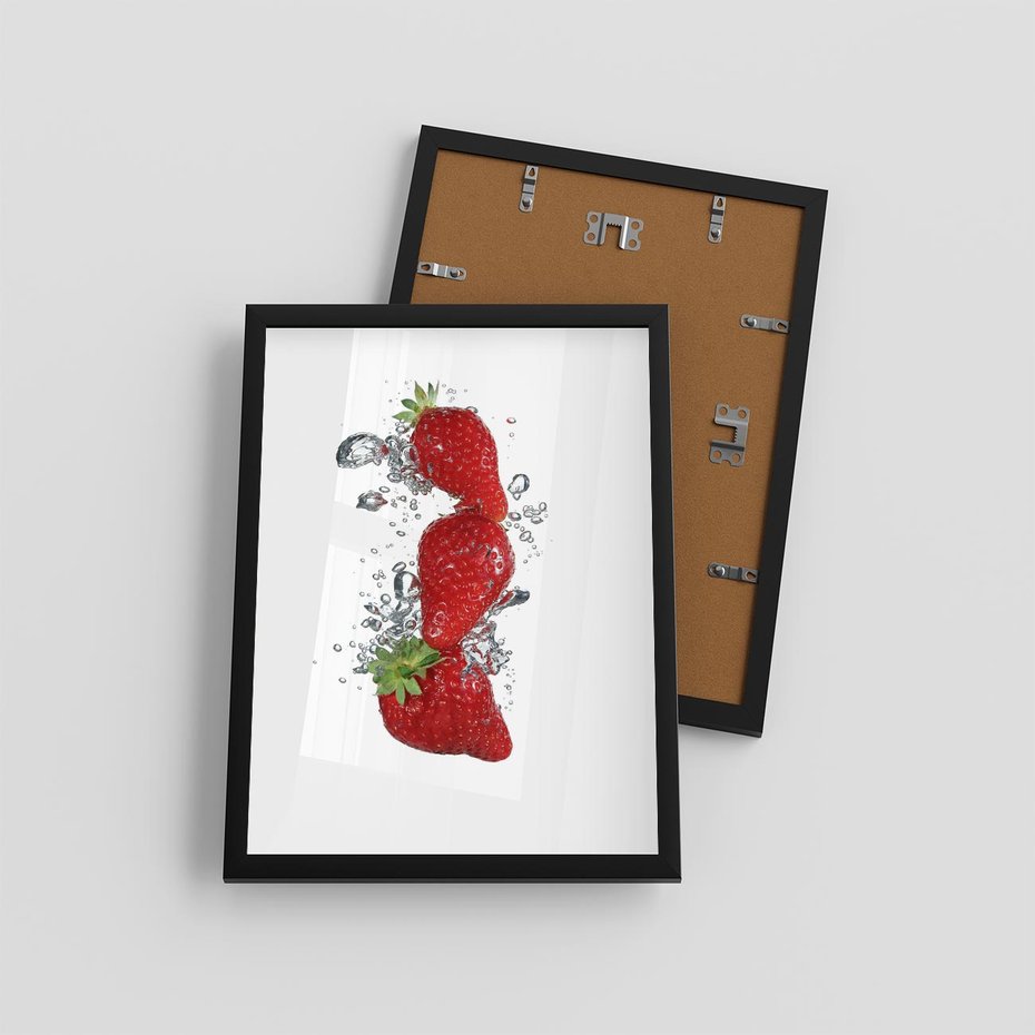 Plakat w ramie 30x40 - Aromatyczne truskawki w pełnym rozkwicie - truskawki, owoce - rama czarna