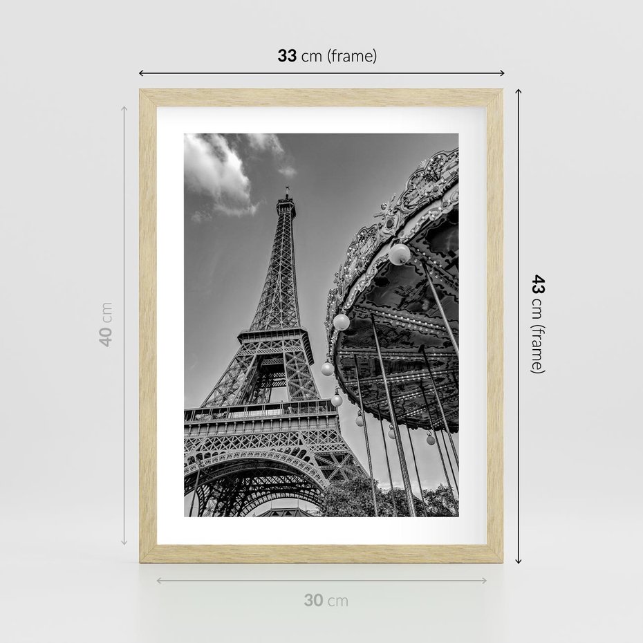 Plakat w ramie 30x40 - Zabawa w Paryżu - czarno białe zdjecie, wieża eiffla - rama drewno