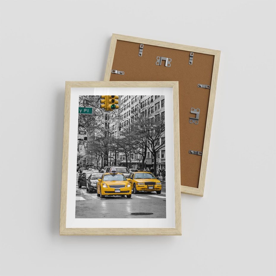 Plakat w ramie 30x40 - Taksówki w Nowym Jorku - taksówki, Nowy Jork - rama drewno