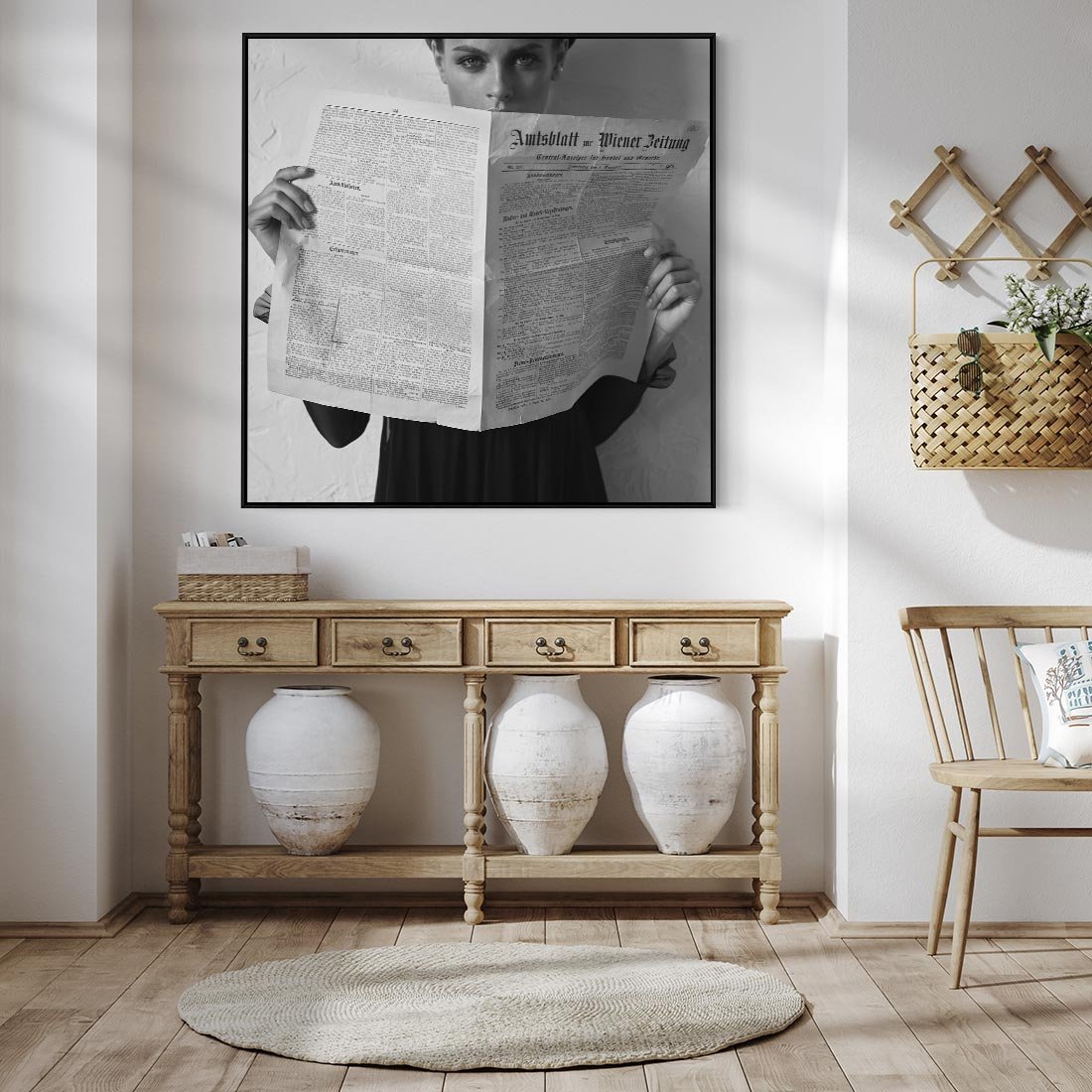 Obraz w ramie 50x50 - Nowe Wiadomości - retro zdjęcie, czarno białe - rama czarna