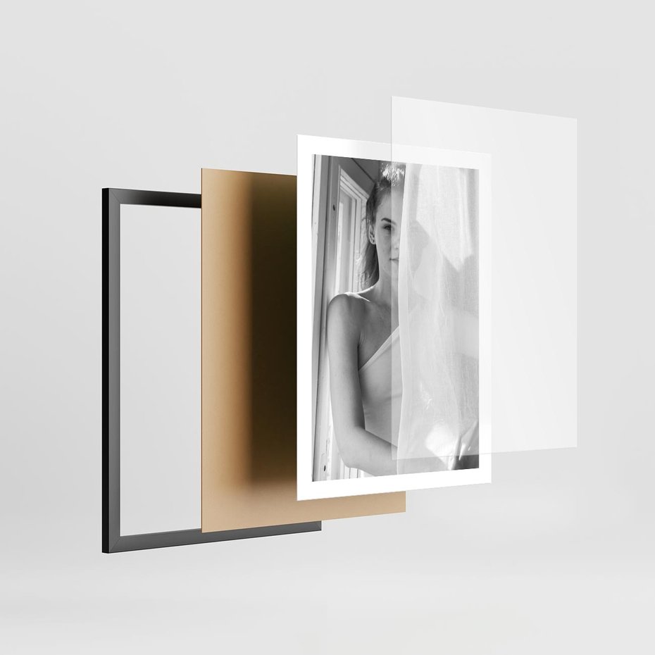 Plakat w ramie 50x70 - Za Firanką - czarno białe zdjecie, piękny portret eterycznej kobiety - rama czarna