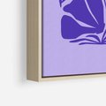 Obraz w ramie 70x100 - Migocące Boho Wibracje - kwiaty, energetyczne fioletowe tło - rama drewno