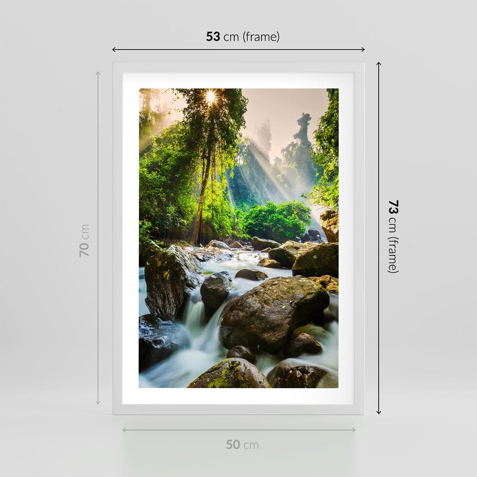 Plakat w ramie 50x70 - Idylliczny strumyk w urokliwym lesie - strumyk, las - rama biała