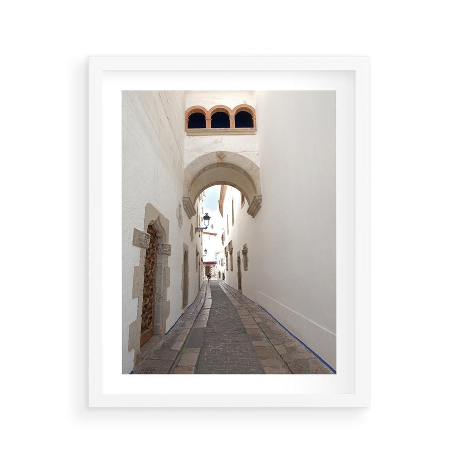 Plakat w ramie 40x50 - Perspektywiczna Magia Uliczki - uliczka, perspektywa - rama biała