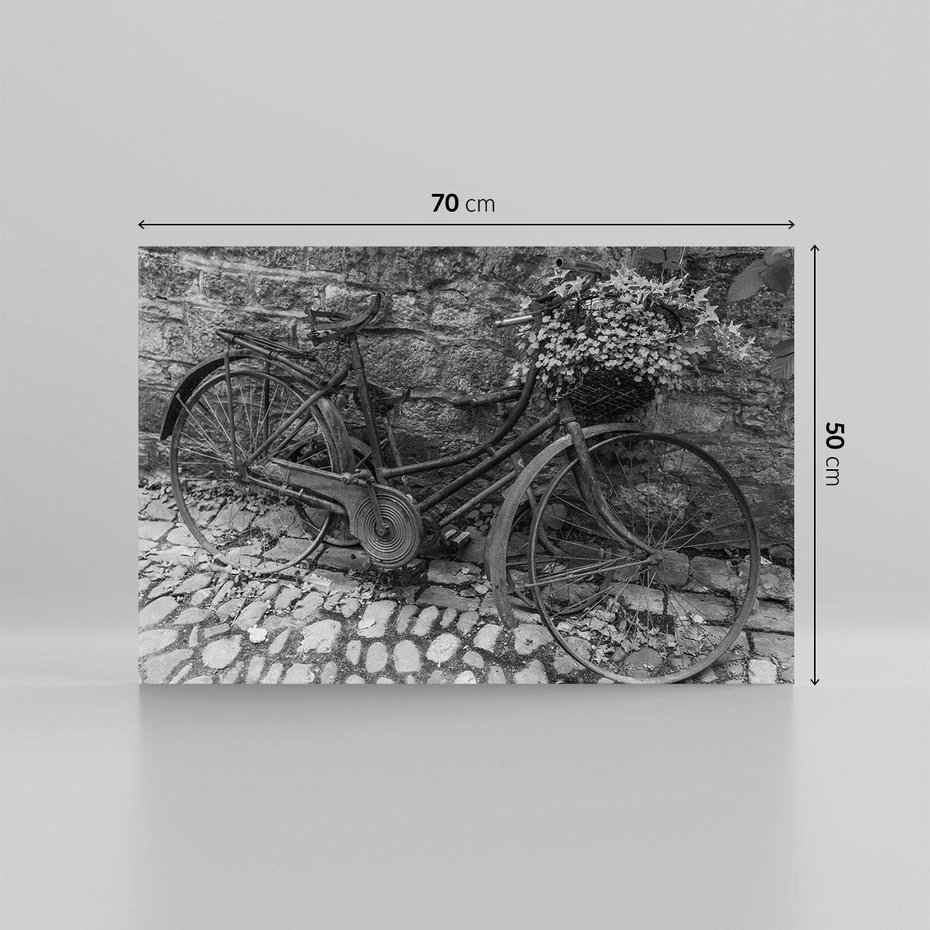 Obraz na płótnie 70x50 - Zapomniany Urok - czarno biała fotografia, stary rower oparty o mur
