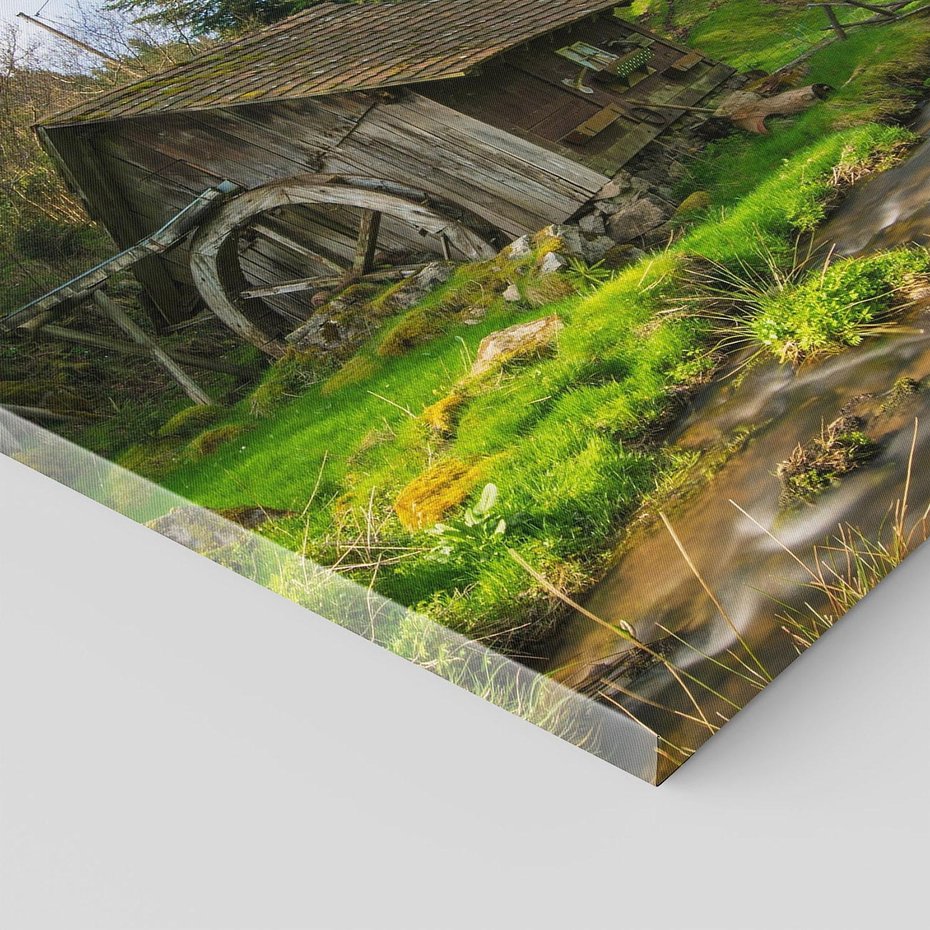 Obraz na płótnie 30x30 - Urok górskiego domku nad strumykiem - domek, góry