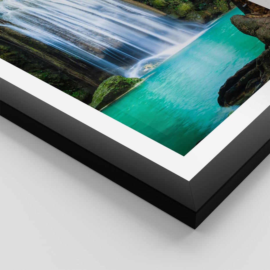 Plakat w ramie 40x50 - : Moc Natury - wodospad, rzeka - rama czarna