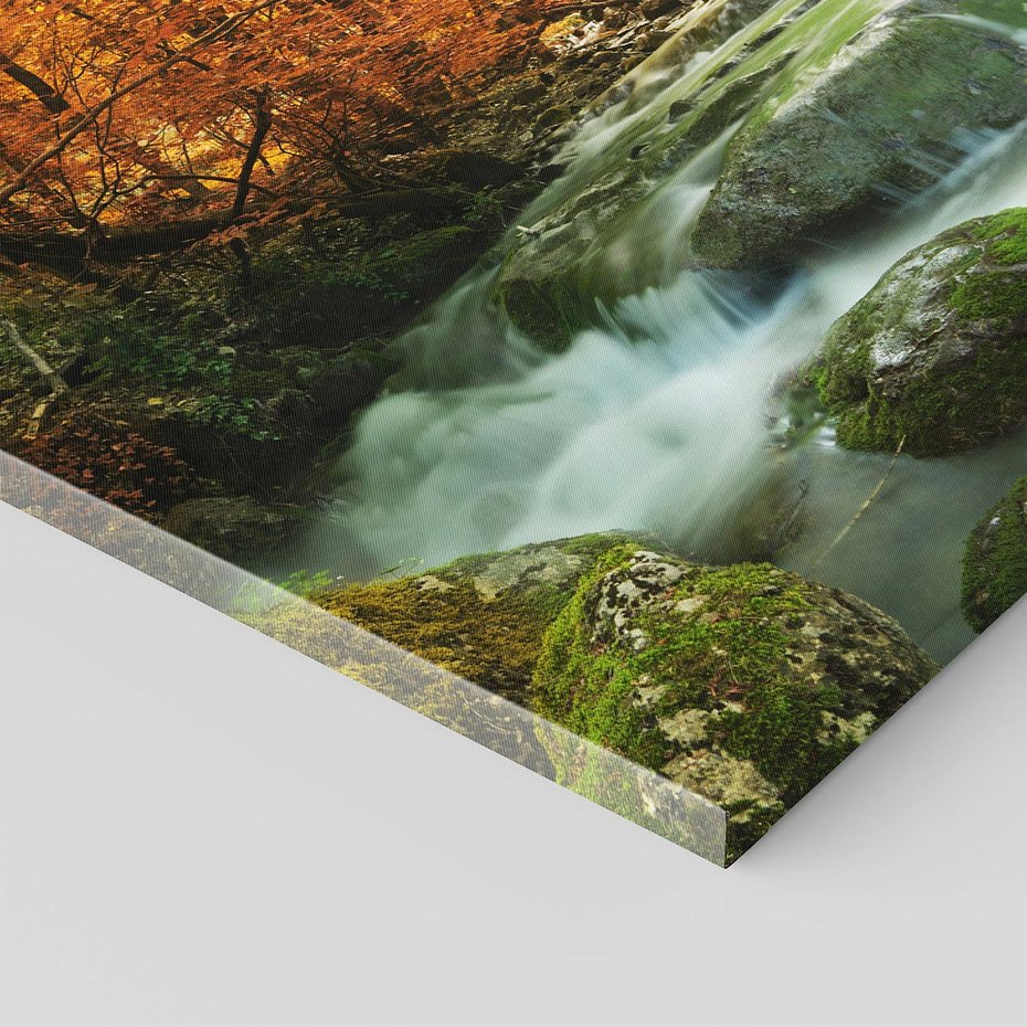 Obraz na płótnie 70x50 - Siła Natury: Strumień w Lesie - strumień, las