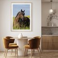 Plakat w ramie 40x50 - Siła i piękno natury - koń, łąka - rama drewno